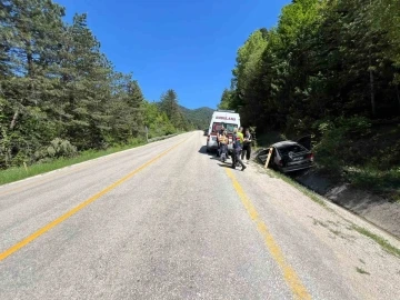 Karabük’te otomobil su kanalına düştü: 2 yaralı
