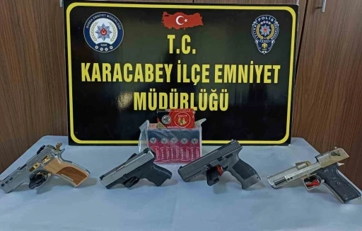 Karacabey’de bir evde 4 adet tabanca ele geçirildi