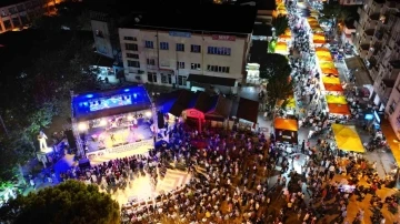 Karacasu festivalinde halk konserleri büyük ilgi gördü
