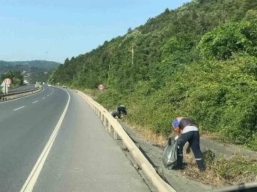 Karadeniz Ereğli’de plajlarda temizlik çalışması sürüyor
