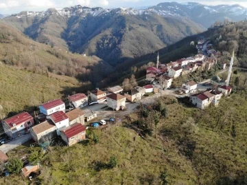 Karadeniz fıkrası gibi mahalle: Komşular 2 dakika farkla iftar açıyor
