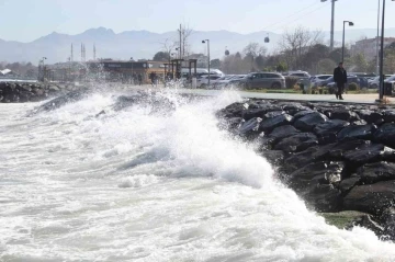 Karadeniz hırçınlaştı
