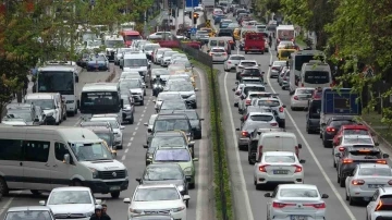 Karadeniz Sahil Yolu’nda trafik yoğunluğu
