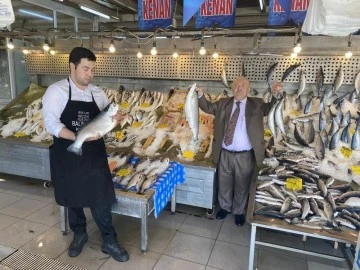 Karadeniz somonu 300 yerine 100 liradan satılıyor