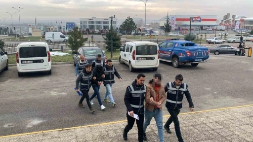 3 kişi dolandırıcılıktan tutuklandı