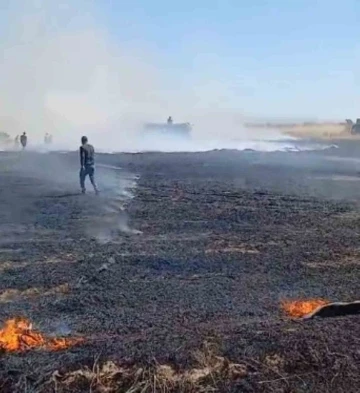 Karapınar’da buğday ekili tarlada yangın
