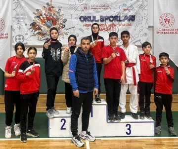 Karate il seçmelerinde Körfezli sporcular başarı elde etti
