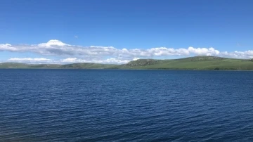 Kars Aygır Gölü’nde yaz güzelliği
