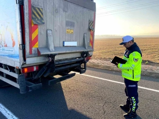 Kars’ta jandarmadan araçlara yönelik güvenlik uygulaması
