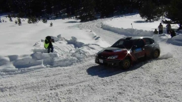 Kars’ta rallicilerin karla sınavı
