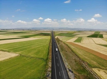 Kars’ta tarlalardan bereket fışkırdı
