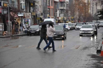 Kars’ta yağmur etkili oluyor