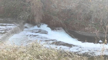 Bursa karsak Deresi’nde şüpheli atık