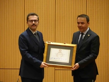 Kastamonu Belediye Başkanı Hasan Baltacı mazbatasını aldı
