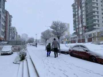 Kastamonu beyaz örtüyle kaplandı
