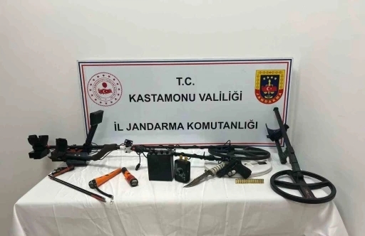 Kastamonu’da kaçak define avcılarına jandarmadan baskın
