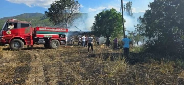 Kastamonu’da üç samanlık ve ekin tarlası yandı
