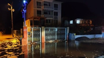 Kastamonu'da deniz taştı, sokaklar su altında kaldı