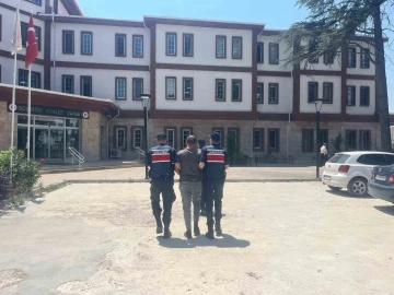 Kasten yaralama suçundan aranan şahsı jandarma yakaladı
