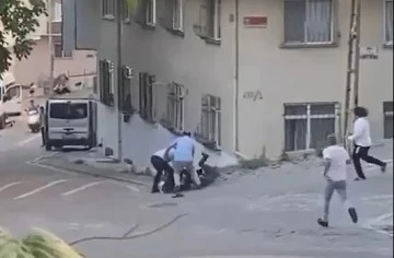 Kavga ettiği kız arkadaşı ile arasına giren şahsı sokak ortasında vurarak öldürdü