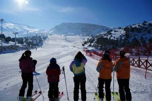 Kayak merkezleri içerisine en çok kar Palandöken ve Ergan Kayak Merkezinde ölçüldü