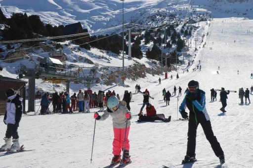 Uludağ ve diğer kayak merkezlerindeki kar kalınlıkları