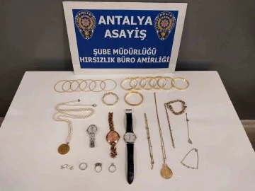 Kayıp 400 bin TL değerindeki kayıp ziynet eşya çantasını polis buldu
