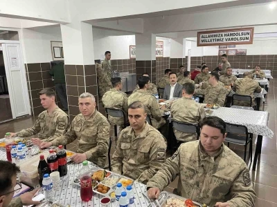 Kaymakam Bayram, jandarma personeliyle iftar açtı
