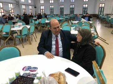 Kaymakam Ünal, şehit yakınları ve gazilerle iftarda buluştu
