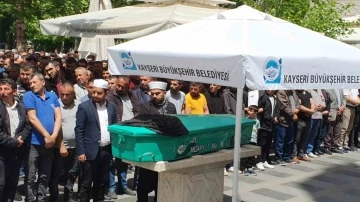 Kayseri’de bisikletiyle işçi servisinin altında kalan çocuk toprağa verildi
