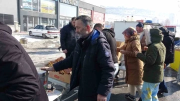 Kayseri’de depremzedeler sıcak çay ve çorba ile karşılanıyor
