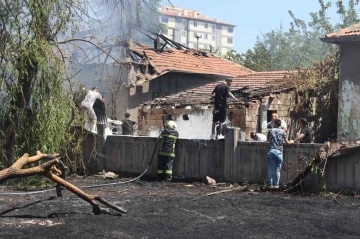 Kayseri’de tüp deposunda yangın
