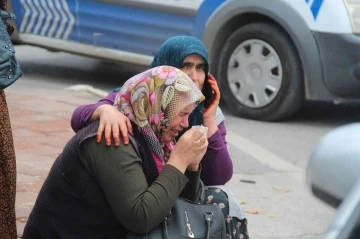 Kazada ağır yaralanan motosiklet sürücüsünü kurtarmak için vatandaşlar seferber oldu
