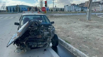 Kazada hurdaya dönen otomobilde şans eseri ölen ya da yaralanan olmadı
