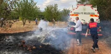 Kemaliye’nin 3 köyünde örtü yangını söndürüldü
