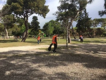 Kemer’de bayram temizliği
