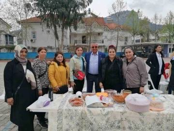 Kemer’de depremzede vatandaşlar için hayır panayırı
