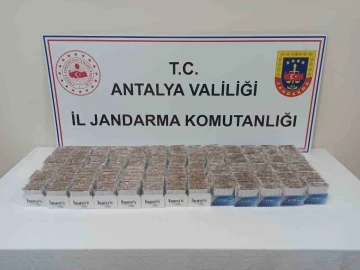 Kemer’de içi tütün dolu 7 bin 900 adet makaron ele geçirildi
