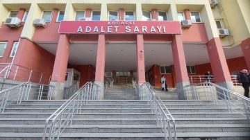 Kendisini savcının manevi oğlu, eşini ise hakim olarak tanıttı, mağduru da savcının akrabası ile evlendirme umuduyla dolandırdı
