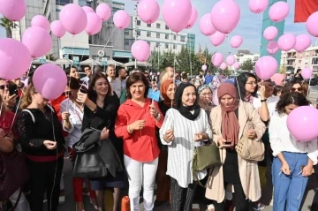 Kepez’de kanser farkındalığı için gökyüzüne pembe balon bırakıldı
