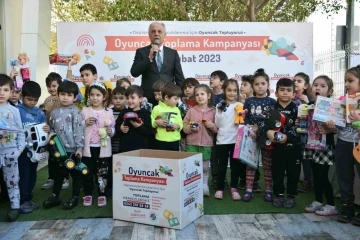 Kepez kreşlerinden depremzede çocuklara oyuncak kampanyası
