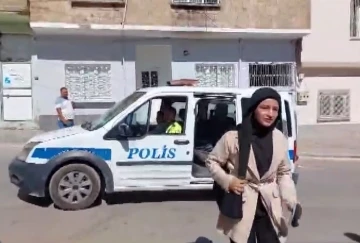 Kimliğini unutan öğrencinin yardımına polis koştu
