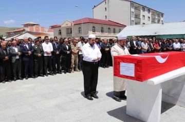 Kırıkkale’deki kazada hayatını kaybeden polis memuru Ağrı’da son yolculuğuna uğurlandı
