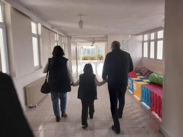 Kırklareli’de bir çocuk koruyucu aileyle sıcak yuvaya kavuştu
