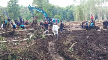 Kırklareli’ndeki selde hayatını kaybeden öğretmen çift Denizli’de toprağa verildi
