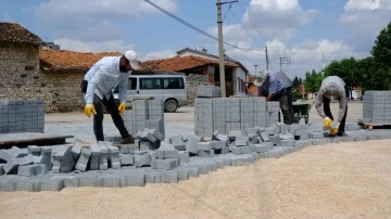 Kırsal ve merkez mahallelerde yol çalışmaları devam ediyor
