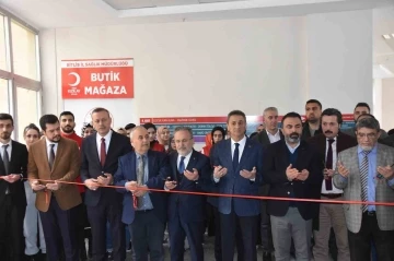 Kızılay’dan üniversite ve hastaneye konfeksiyon mağazası
