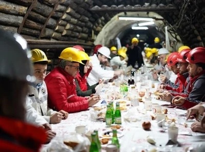 Kızılay madencilerle iftarda buluştu
