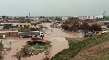 Kızıltepe’de mahalleler su altında kaldı