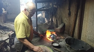 Kocaeli’nin tek kalaycısı, mesleğini ayakta tutmaya çalışıyor
